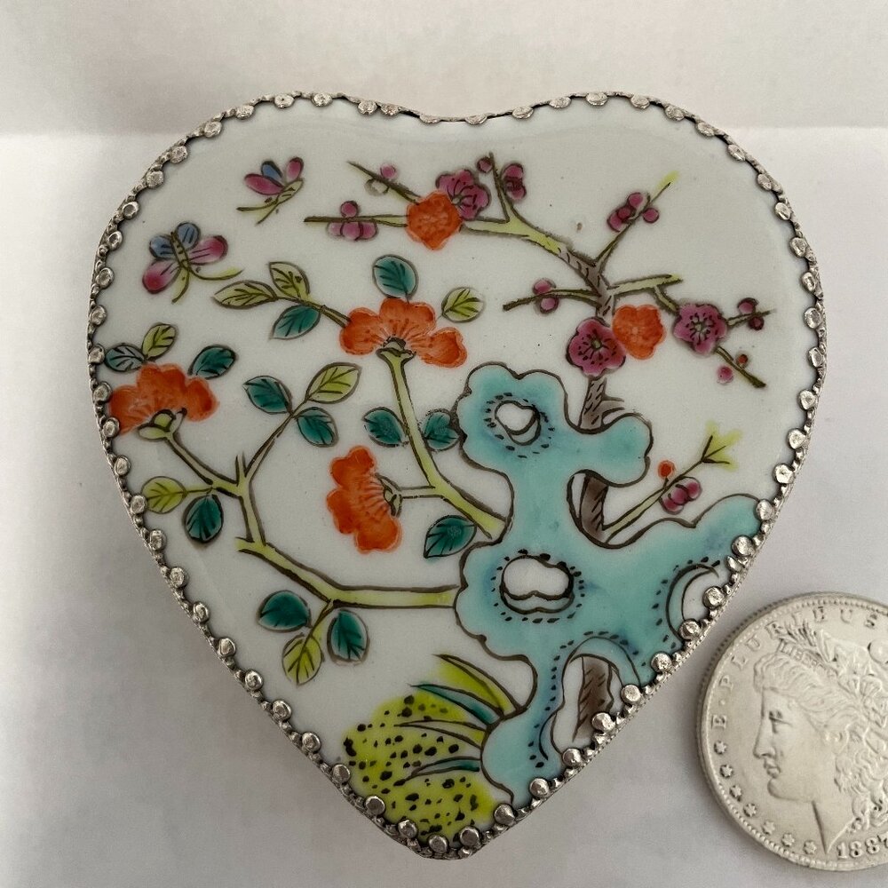 Moriyama Mori Machi silver porcelain heart shaped trinket box